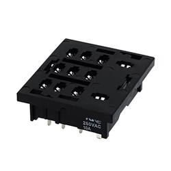 IDEC SH3B-62 Socket 300V PCB Mount