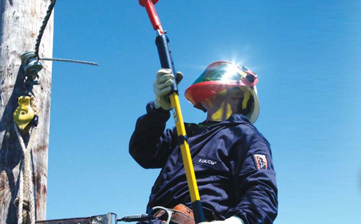 Why use non-contact voltage testers in high voltage situations